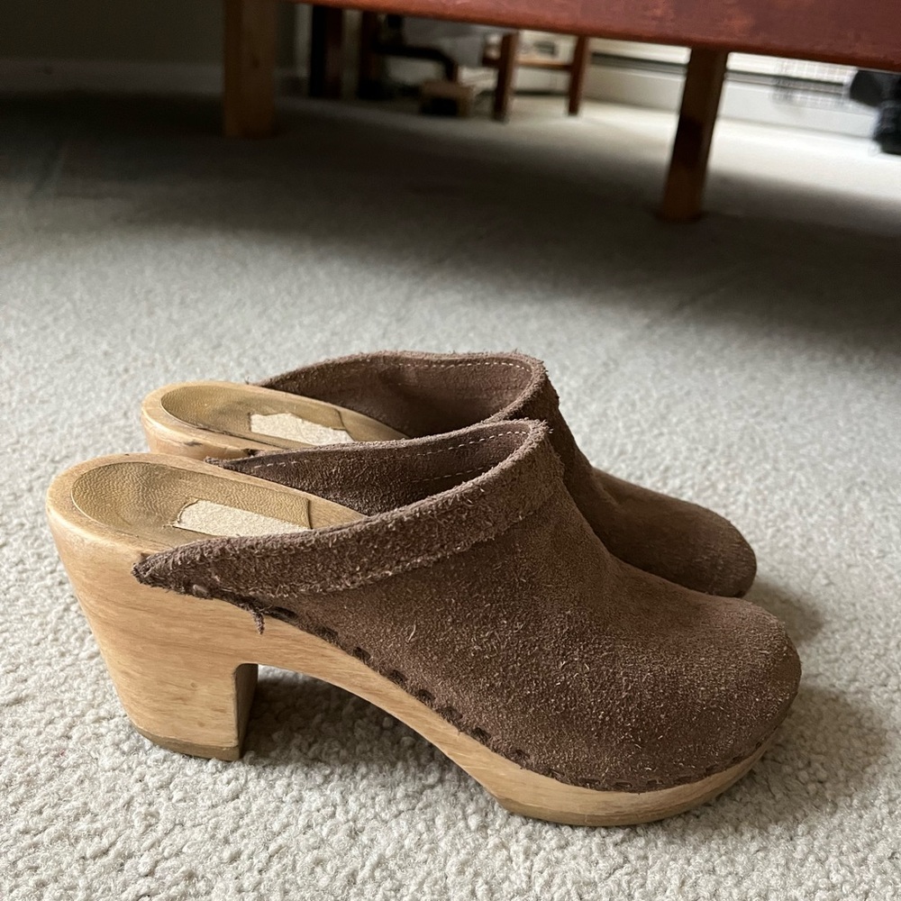 No. 6 heeled clogs size 37 (6 US) tan suede